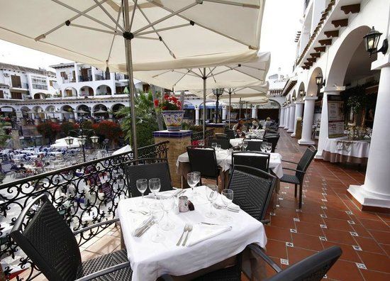 Eduardo's Villamartin Plaza