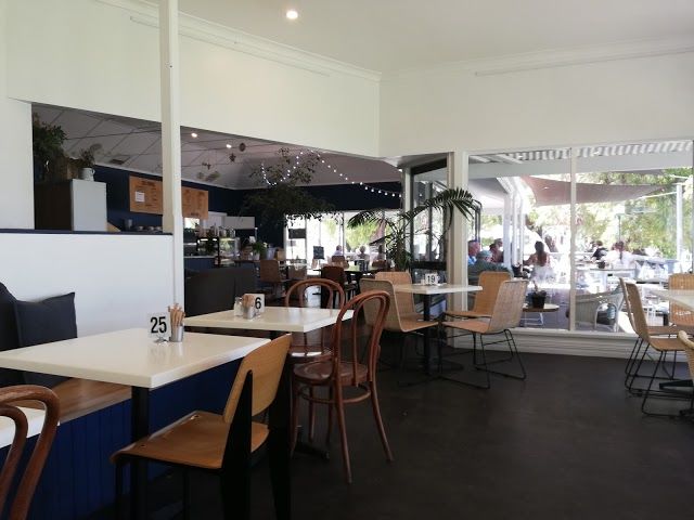 Emu Point Cafe