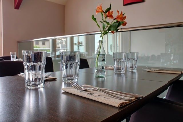 Hooked Restaurant & Bar