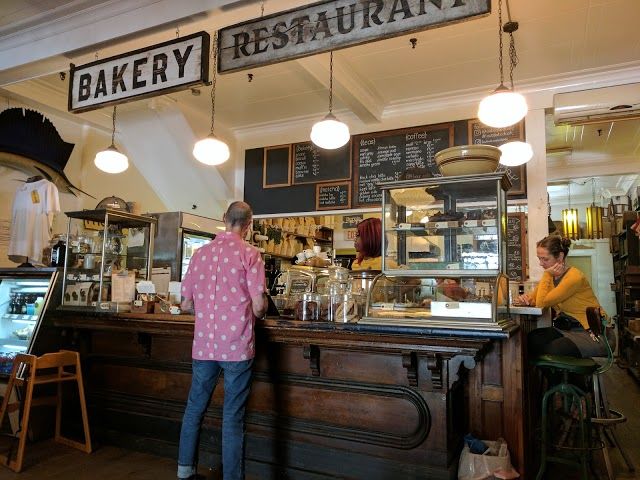 Outdated, An Antique Cafe