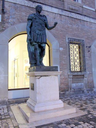 Statue of Iulius Caesar