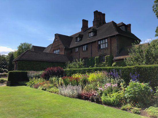Goddards House and Garden