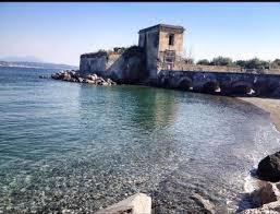 Spiaggia del Castello di Baia