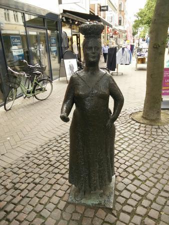 The Woman with the Eggs