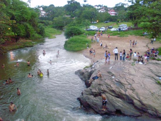 Ponte Sobre o Rio das Almas