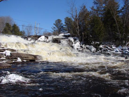 Rosseau Falls