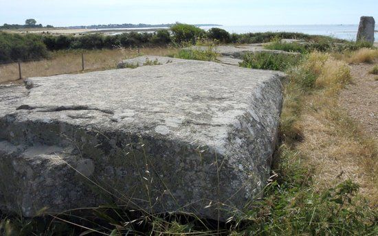 Les Pierres Plates