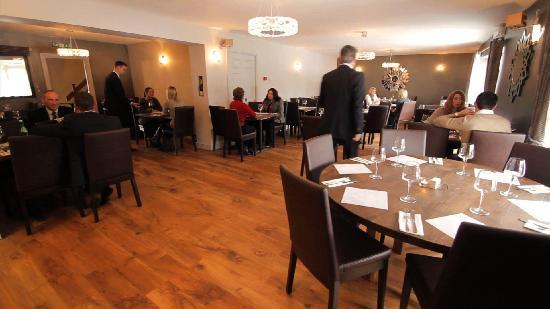 Twin Oaks Hotel Brasserie