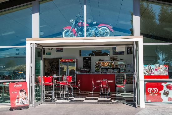 Warbirds and Wheels Diner