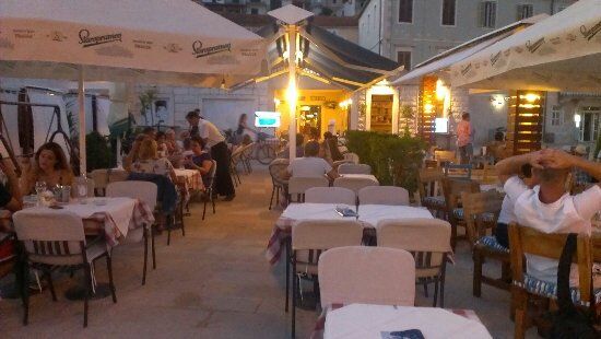 Restaurant Pizzeria Pape Jelsa