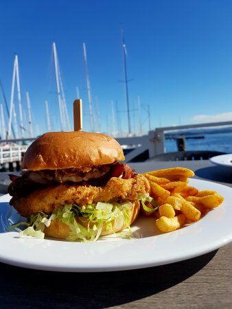 Crusoe's on the Lake