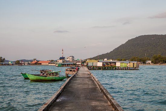 Ham Ninh Pier