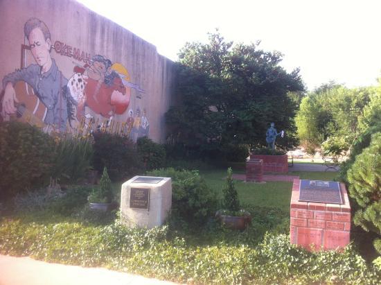 Woody Guthrie Statue & Murals
