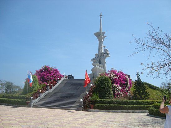 Vietnam-Russia monument