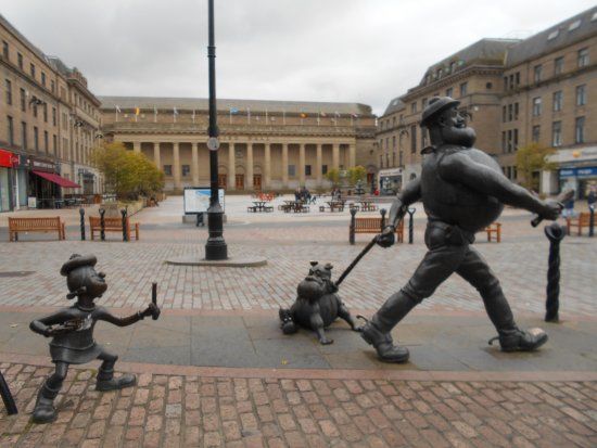 Desperate Dan Statue