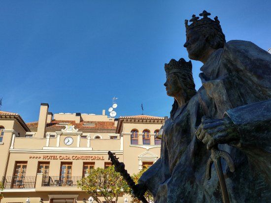 el Monumento a los Reyes Católicos