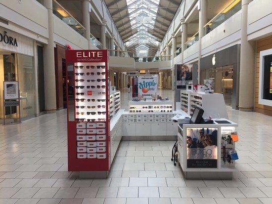 Freehold Raceway Mall