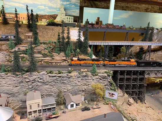 Deadwood Model Train