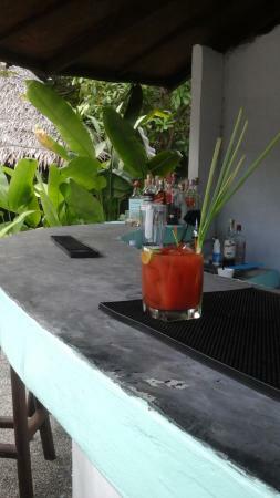 Pool Bar Hutcha Resort