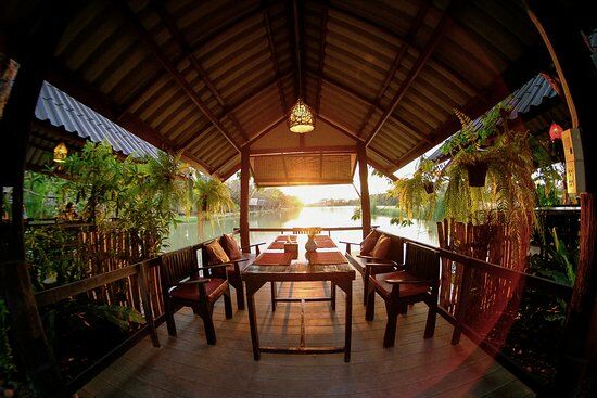 Ploen Ploen Restaurant