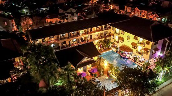 Cococlub Restaurant Brasserie Cafe