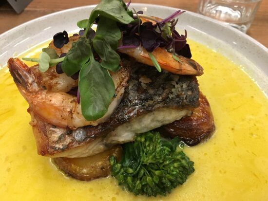 Edge Bar & Restaurant