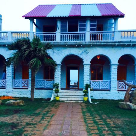 Sandy Lane Bar & Restaurant