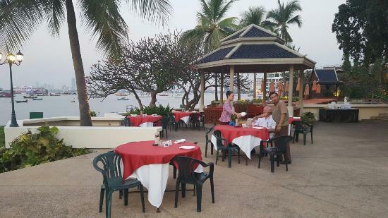 Siam Elephant Bar and Restaurant